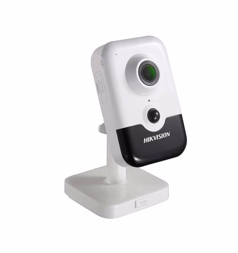 מצלמת אבטחה קוביה 2MP Wi-Fi מיקרופון ורמקול לשימוש פנימי Hikvision DS-2CD2421G0-IW